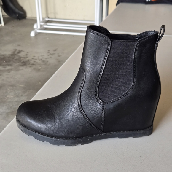Universal Thread Black Wedge Ankle Boots - Picture 8 of 14
